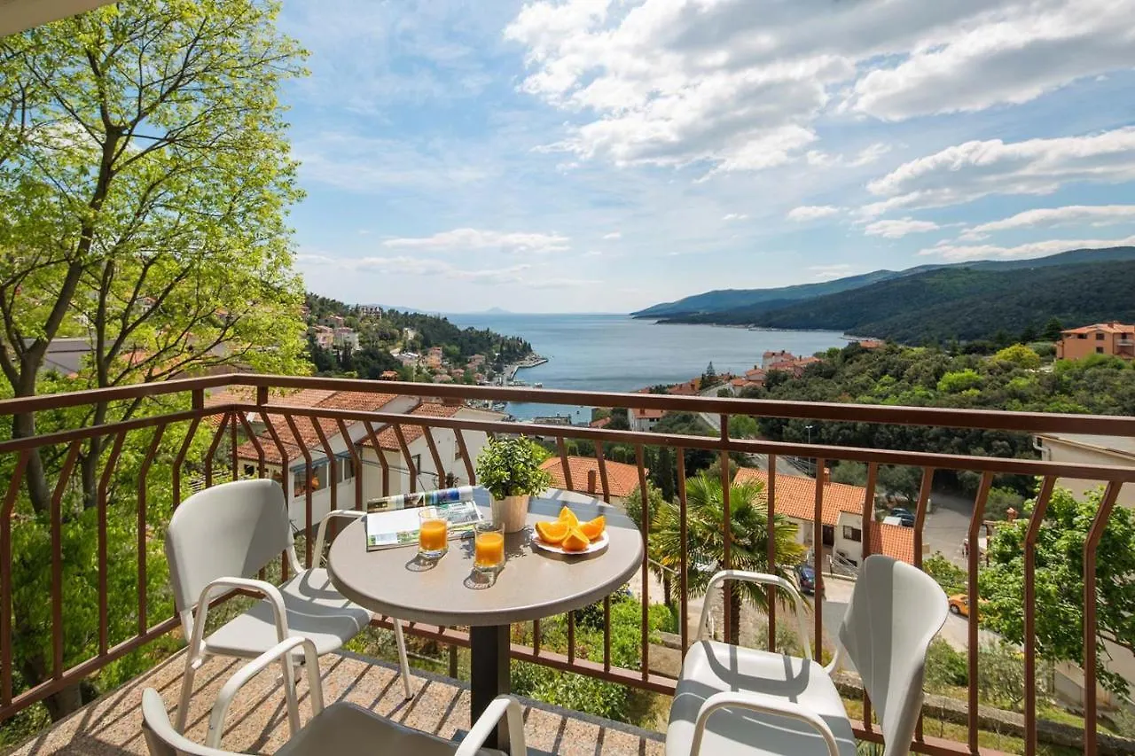 Apartment Zulijani Helis B4 Rabac