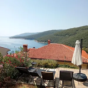 Apartment Zahtila - Berto, Rabac